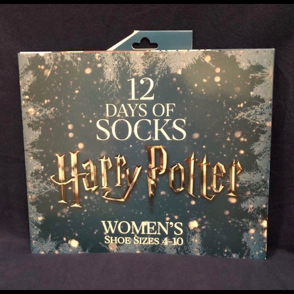 L.E. NEW IN BOX! 12 Days of Harry Potter Sock Set